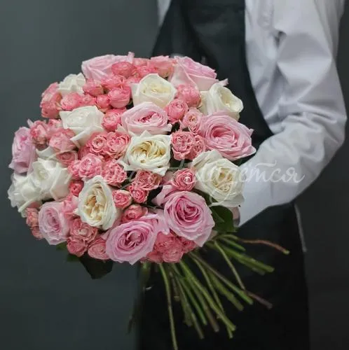 Пионовидные розы Букет Обаятельный жест