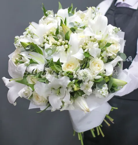 Букеты с ЛИЛИЯМИ Букет Фаворитка