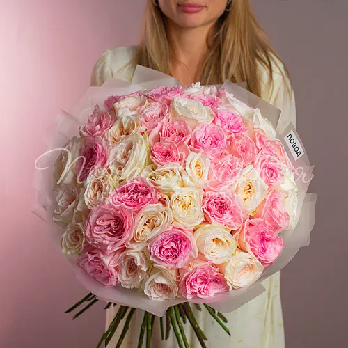 Пионовидные розы Букет Висконсин