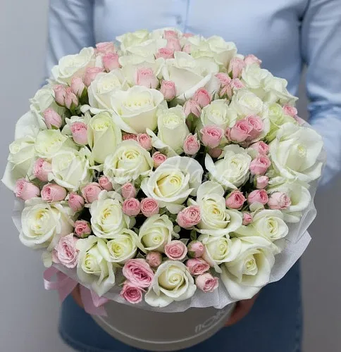 Цветы в шляпной коробке Корзина Нежнее нежного