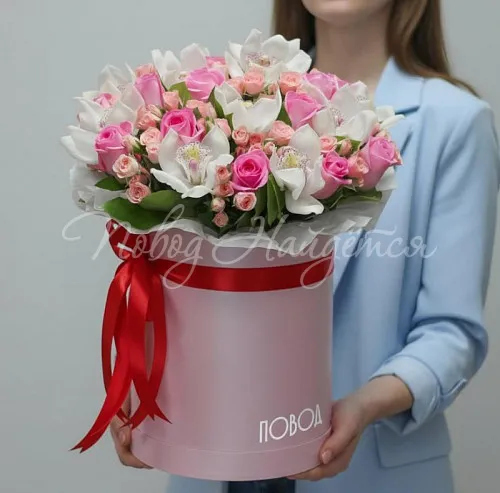 Цветы в шляпной коробке Корзина Земляника