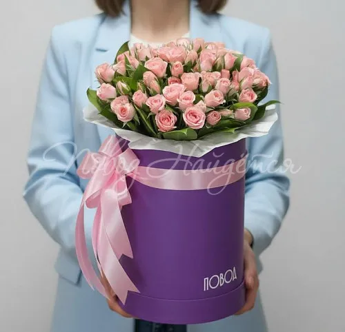 Цветы в шляпной коробке Корзина Счастливые мгновения