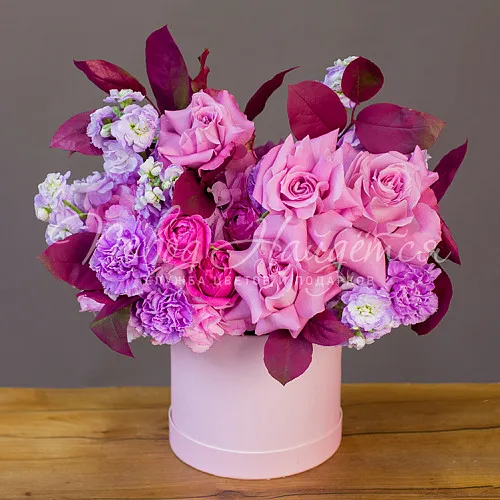 Цветы в шляпной коробке Корзина Розовое великолепие