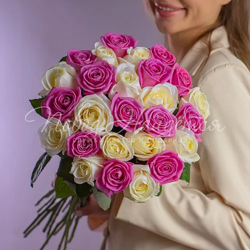 25 роз Букет Клубника со сливками