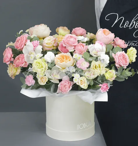 Цветы в шляпной коробке Корзина Пилагея