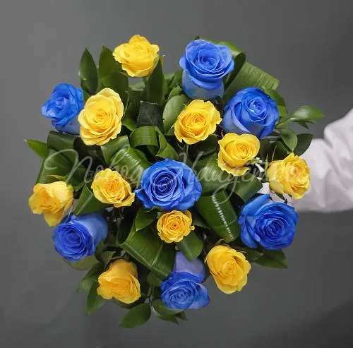 Синие розы Букет Шале