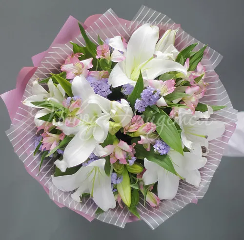 Букеты с ЛИЛИЯМИ Букет Изящная красотка