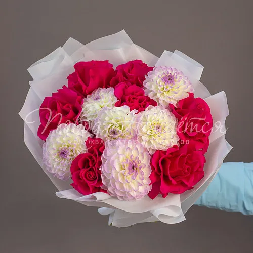 ГЕОРГИНЫ Букет Алый день