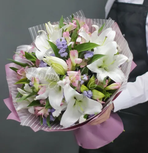 Букеты с ЛИЛИЯМИ Букет Изящная красотка
