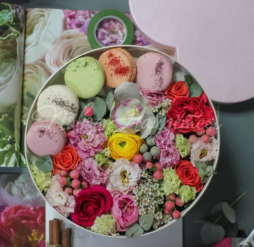 Коробки с макарун Корзина Мотивы любви