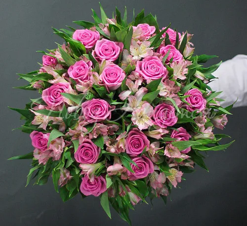 Цветы Букет Воздушный поцелуй с альстромерией