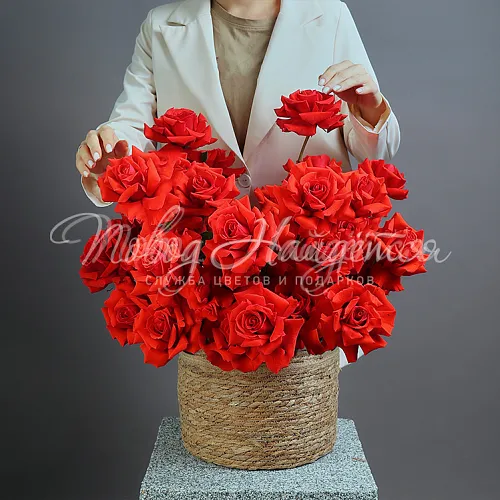 Розы в корзинах Корзина Магическая красота