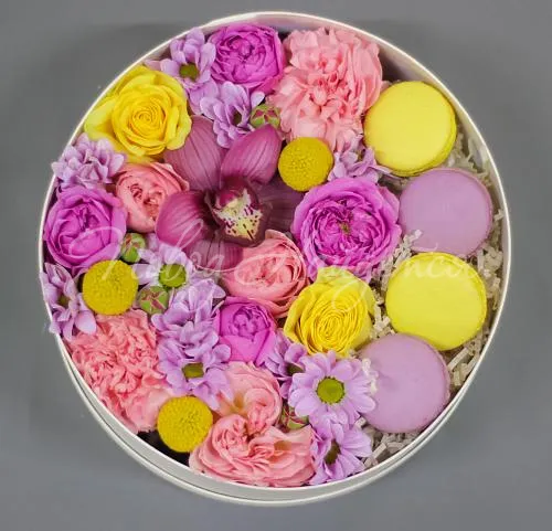 Коробки с макарун Корзина Озорной поцелуй