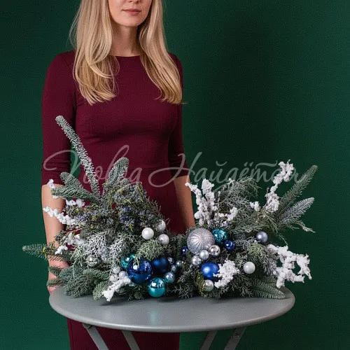 Новогодние композиции Цветочная композиция Зимний дворец