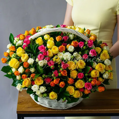 Розы в корзинах Корзина Салвадор