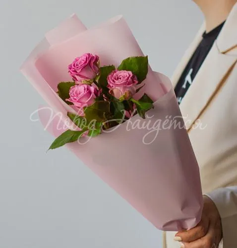 Детские букеты Букет 3 розы с бесплатной доставкой