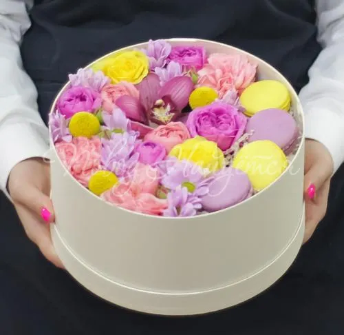 Коробки с макарун Корзина Озорной поцелуй