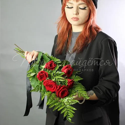 Траурные композиции Букет Траурный букет №11