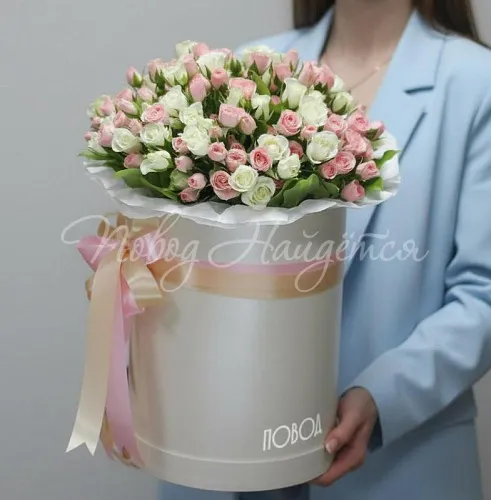 Цветы в шляпной коробке Корзина Кудряшка Сью