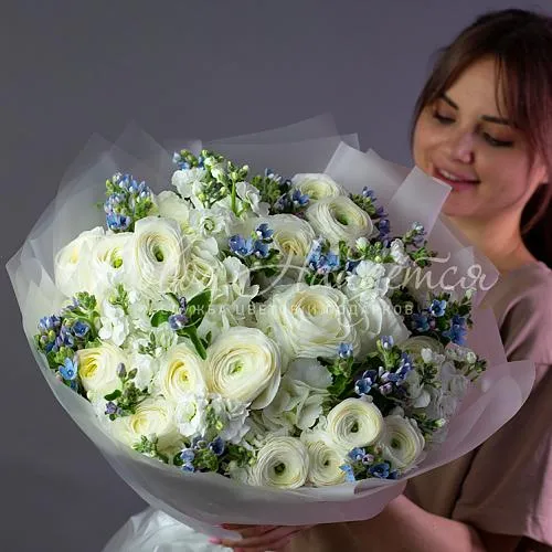 РАНУНКУЛЮСЫ Букет Северная ночь