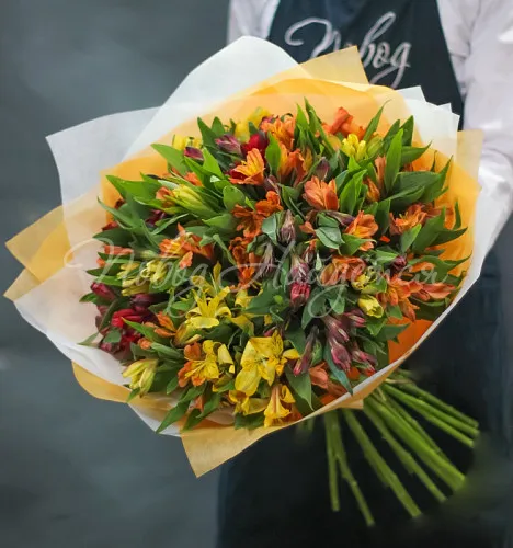 Монобукеты из альстромерии Букет Денс