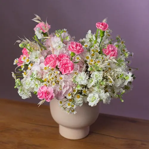 Настольные композиции Цветочная композиция Звуки души