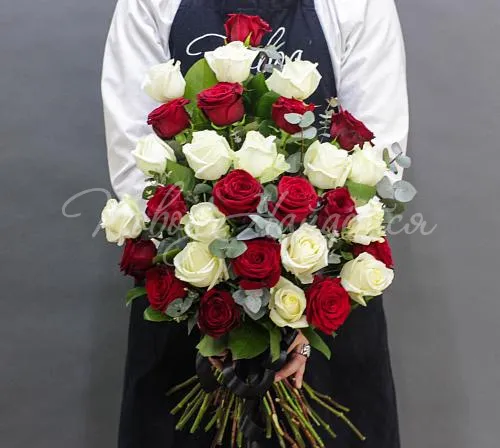 Траурные композиции Букет Траурный букет №12