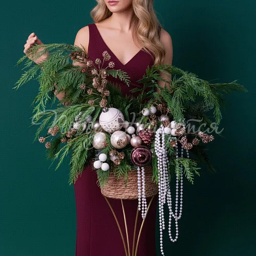 Новогодние композиции Цветочная композиция Аромат праздника