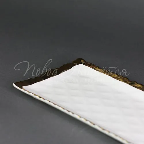 Сувениры Блюдо белое удлиненное с золотой каймой