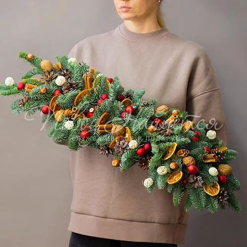 Новогодние композиции Цветочная композиция Звенящая вьюга