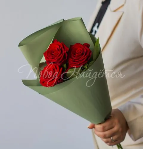 Детские букеты Букет 3 красные розы с бесплатной доставкой