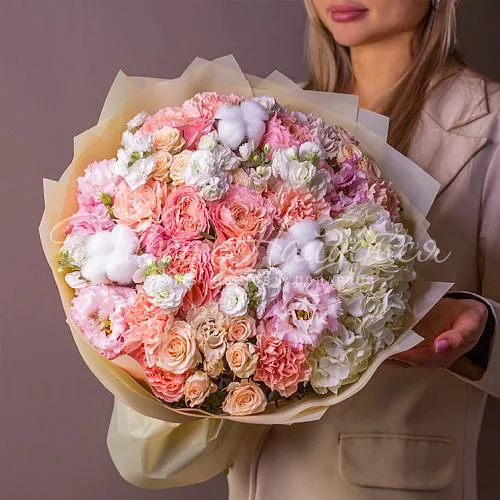 Дизайнерские букеты Букет Незаменимая классика