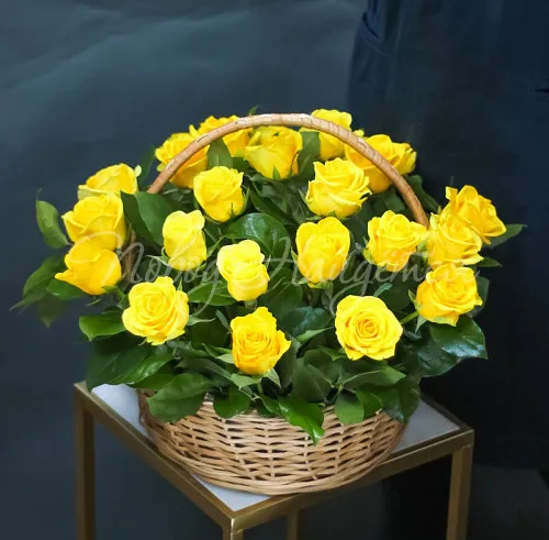 Розы в корзинах Корзина Солнышко