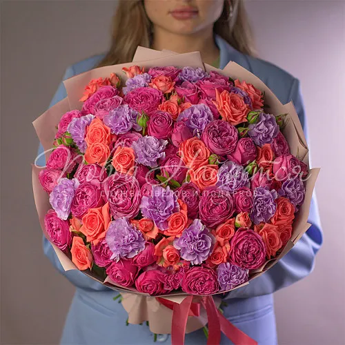 Пионовидные розы Букет Черничные ночи