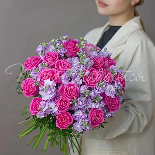 Девушке Букет Лазурное побережье