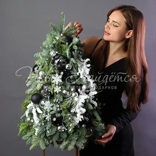 Елки декоративные украшенные Сказочная красавица