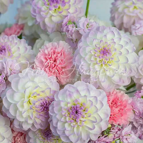 Цветы в шляпной коробке Корзина Морская пена