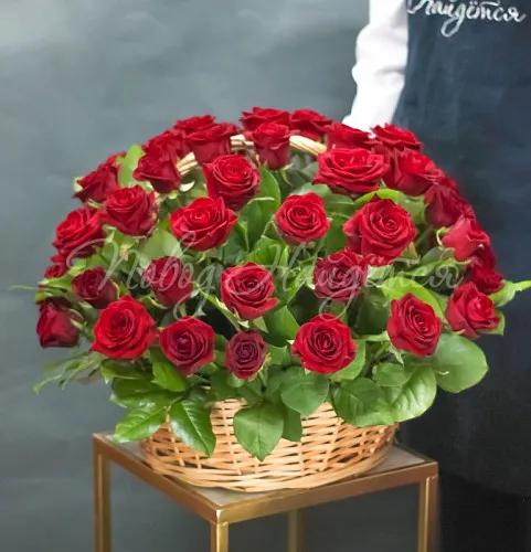 Розы в корзинах Корзина София