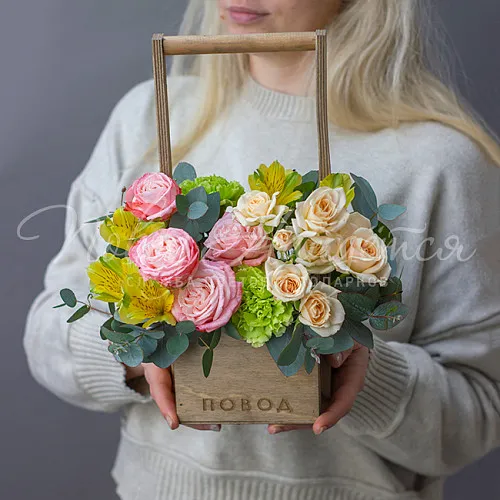 Цветы в деревянных ящиках Корзина Премьера