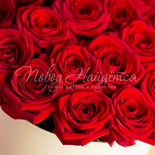 Розы в коробке Корзина Красивая мелодия