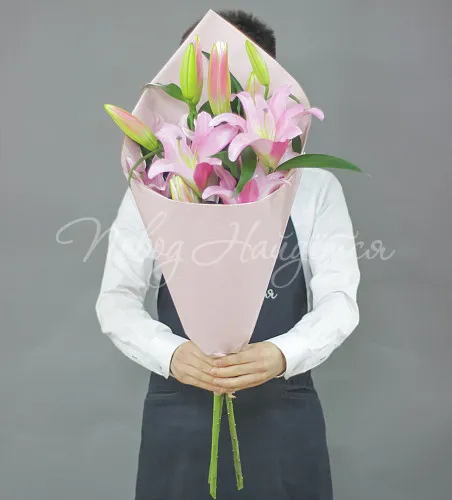 ЛИЛИИ Букет Сила красоты