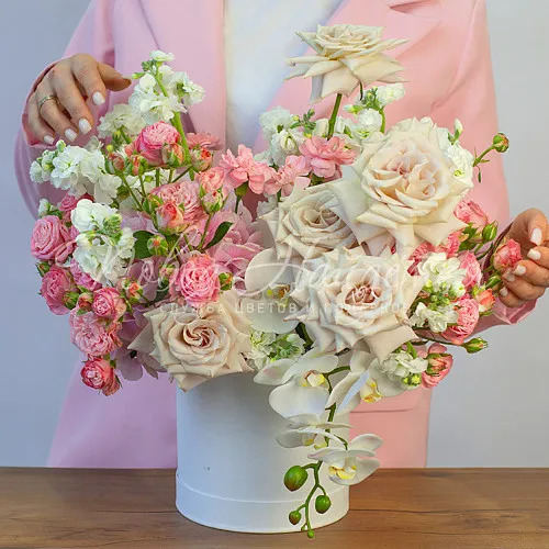 Цветы в шляпной коробке Корзина Воздушное настроение