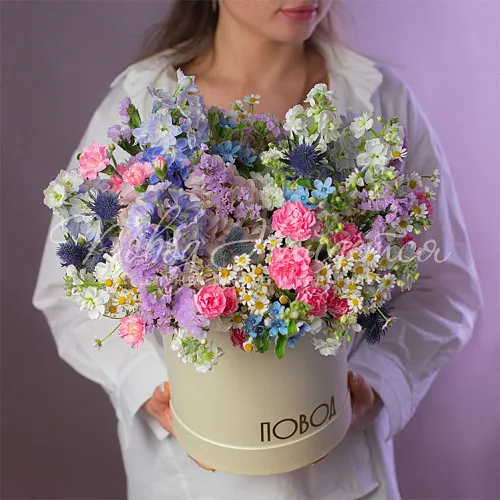 Цветы в шляпной коробке Корзина Драгоценное время
