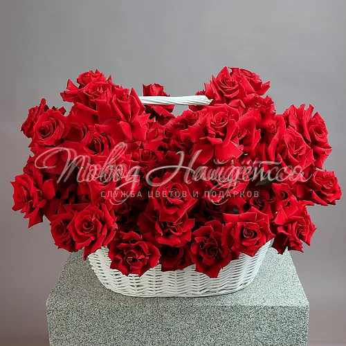 Розы в корзинах Корзина Искушенный красотой