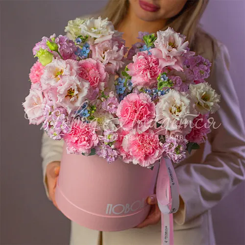 Цветы в шляпной коробке Корзина Лили Марлен