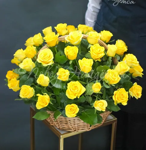 Розы в корзинах Корзина Сидней