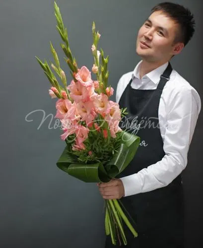 ГЛАДИОЛУСЫ Букет Золотой блеск