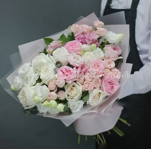 Пионовидные розы Букет Воздушный замок