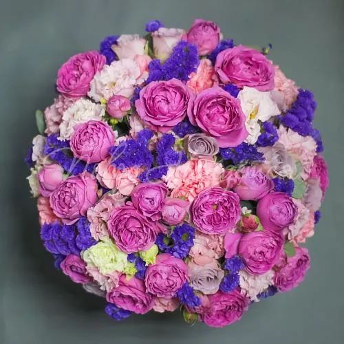 Пионовидные розы Букет Дикая слива