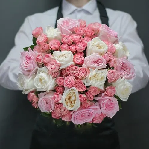 Пионовидные розы Букет Обаятельный жест